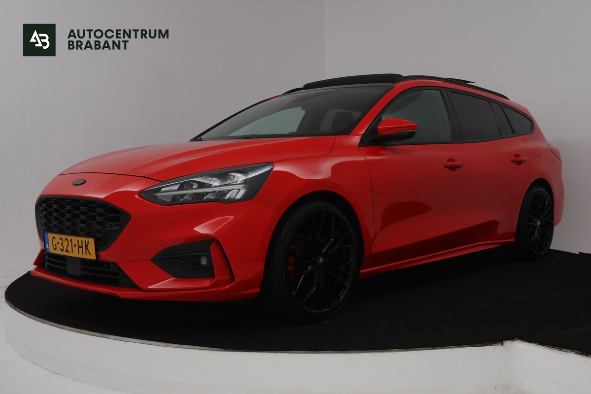 Ford FOCUS Wagon 1.0 EcoBoost ST Line Business (PANORAMADAK, STOEL/STUUR VERWARMING, CAMERA, CRUISE ADAPTIEF, LANE-ASSIST)