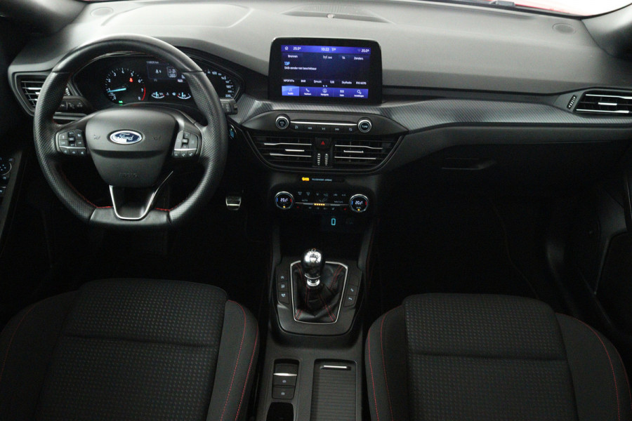 Ford FOCUS Wagon 1.0 EcoBoost ST Line Business (PANORAMADAK, STOEL/STUUR VERWARMING, CAMERA, CRUISE ADAPTIEF, LANE-ASSIST)