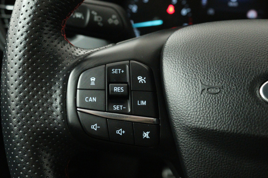 Ford FOCUS Wagon 1.0 EcoBoost ST Line Business (PANORAMADAK, STOEL/STUUR VERWARMING, CAMERA, CRUISE ADAPTIEF, LANE-ASSIST)