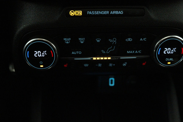 Ford FOCUS Wagon 1.0 EcoBoost ST Line Business (PANORAMADAK, STOEL/STUUR VERWARMING, CAMERA, CRUISE ADAPTIEF, LANE-ASSIST)