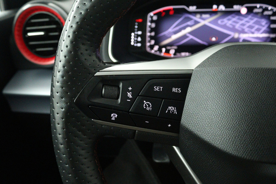 Seat Ibiza 1.0 EcoTSI FR Business Intense (DIGITALE COCKPIT, STOELVERWARMING, CAMERA, CRUISE CONTROL ADAPTIEF, SENSOREN)