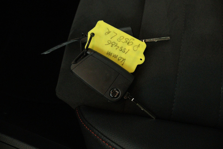 Seat Ibiza 1.0 EcoTSI FR Business Intense (DIGITALE COCKPIT, STOELVERWARMING, CAMERA, CRUISE CONTROL ADAPTIEF, SENSOREN)