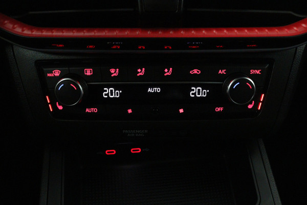 Seat Ibiza 1.0 EcoTSI FR Business Intense (DIGITALE COCKPIT, STOELVERWARMING, CAMERA, CRUISE CONTROL ADAPTIEF, SENSOREN)