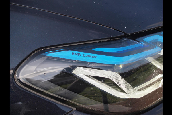BMW 5 Serie 545e xDrive Business Edition Plus | M-Pakket | Schuifdak | Massage stoelen | Head-Up Display | Camera | NL-Auto |