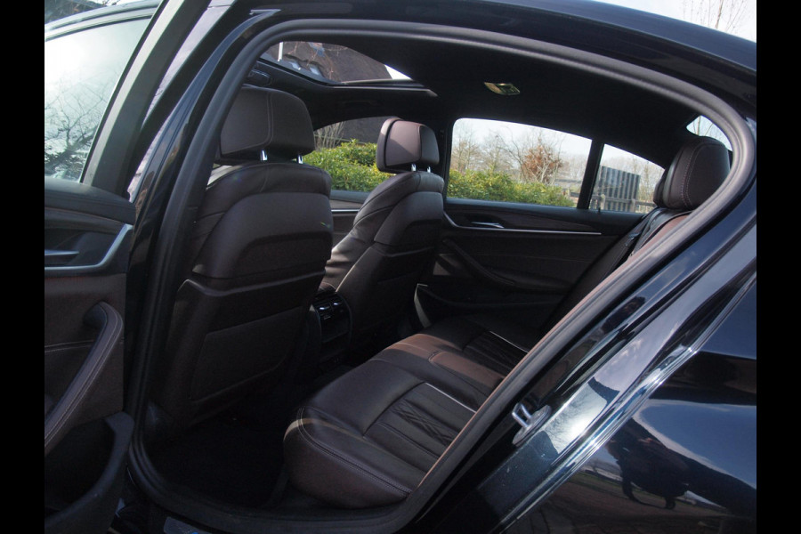 BMW 5 Serie 545e xDrive Business Edition Plus | M-Pakket | Schuifdak | Massage stoelen | Head-Up Display | Camera | NL-Auto |