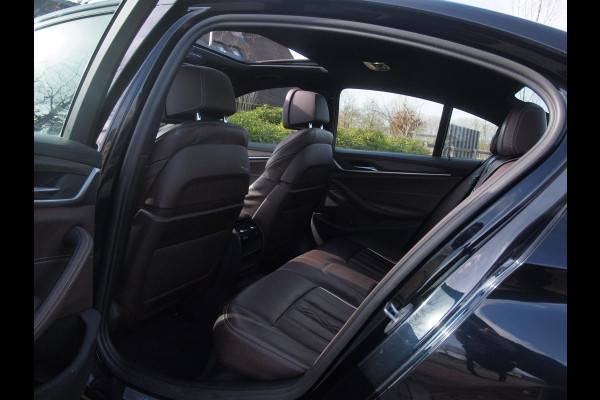 BMW 5 Serie 545e xDrive Business Edition Plus | M-Pakket | Schuifdak | Massage stoelen | Head-Up Display | Camera | NL-Auto |