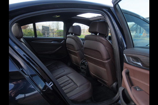 BMW 5 Serie 545e xDrive Business Edition Plus | M-Pakket | Schuifdak | Massage stoelen | Head-Up Display | Camera | NL-Auto |