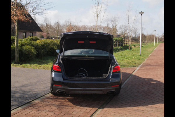 BMW 5 Serie 545e xDrive Business Edition Plus | M-Pakket | Schuifdak | Massage stoelen | Head-Up Display | Camera | NL-Auto |