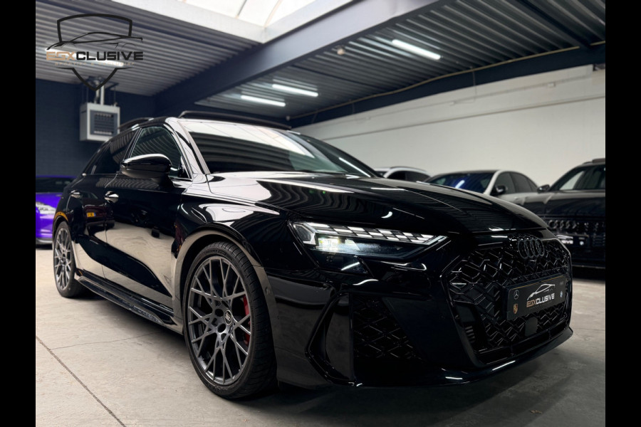 Audi RS3 Sportback 2.5 TFSI QUATTRO Carbon/Kuipstoelen/Pano/HUD/