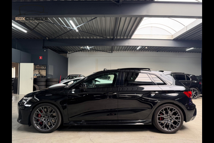 Audi RS3 Sportback 2.5 TFSI QUATTRO Carbon/Kuipstoelen/Pano/HUD/