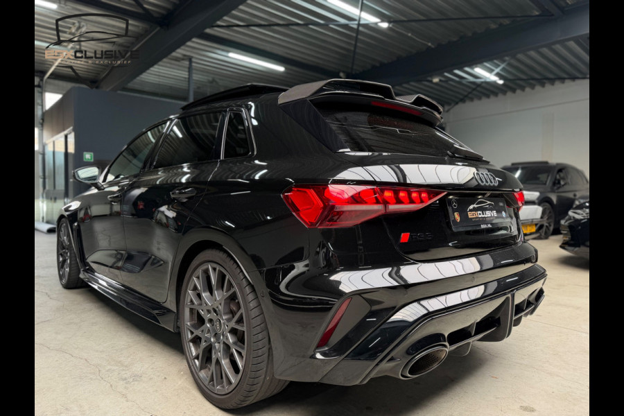 Audi RS3 Sportback 2.5 TFSI QUATTRO Carbon/Kuipstoelen/Pano/HUD/