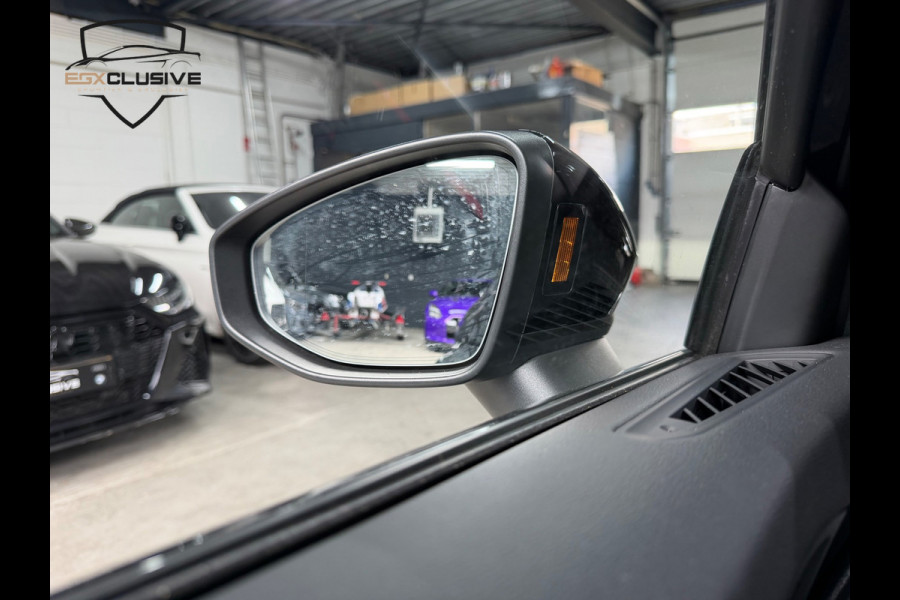 Audi RS3 Sportback 2.5 TFSI QUATTRO Carbon/Kuipstoelen/Pano/HUD/