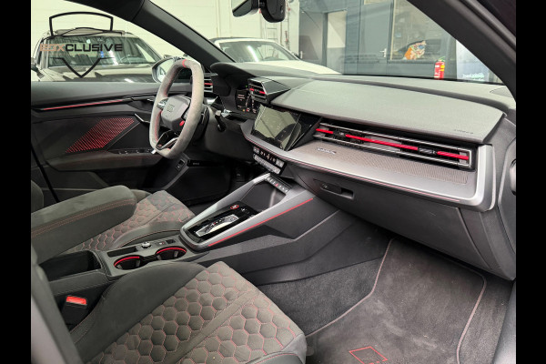 Audi RS3 Sportback 2.5 TFSI QUATTRO Carbon/Kuipstoelen/Pano/HUD/