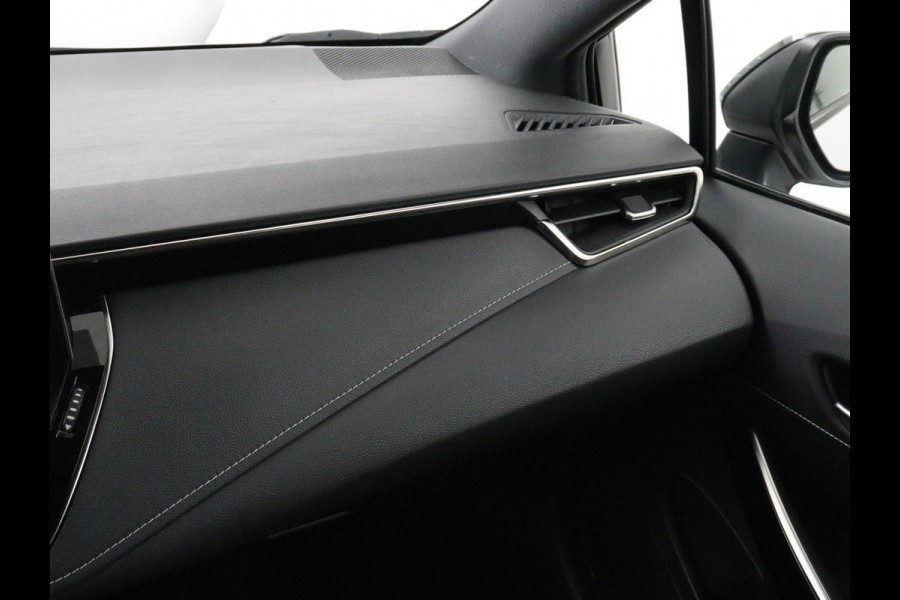 Toyota Corolla 2.0 Hybrid GR-Sport | Stoelverwarming | Adaptive cruise | Sportstoelen | Carplay | Camera | Park Assist | DAB | Keyless | Full LED | Half leder | Climate control