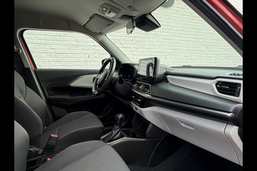 Suzuki Swift 1.2 Style Smart Hybrid Automaat Adaptive Cruise Climate control LED Navi Apple / Android Achteruitrijcamera