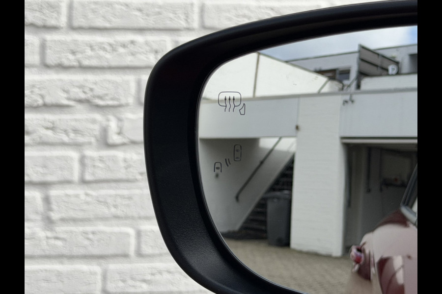 Suzuki Swift 1.2 Style Smart Hybrid Automaat Adaptive Cruise Climate control LED Navi Apple / Android Achteruitrijcamera