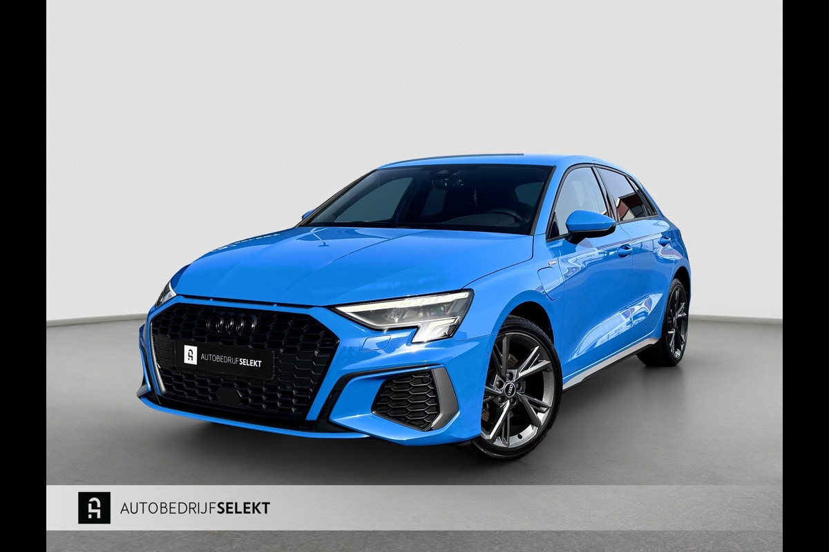 Audi A3 Sportback 40 TFSI e S-line | Matrix LED | Trekhaak | Elektr. stoelen | Camera | Carplay | Sfeer | ACC | Elektr. achterklep