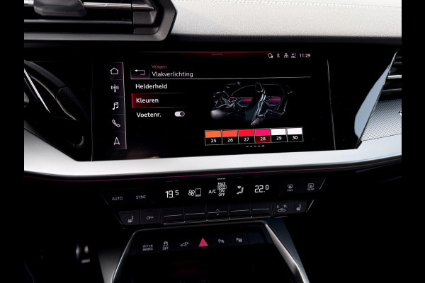 Audi A3 Sportback 40 TFSI e S-line | Matrix LED | Trekhaak | Elektr. stoelen | Camera | Carplay | Sfeer | ACC | Elektr. achterklep
