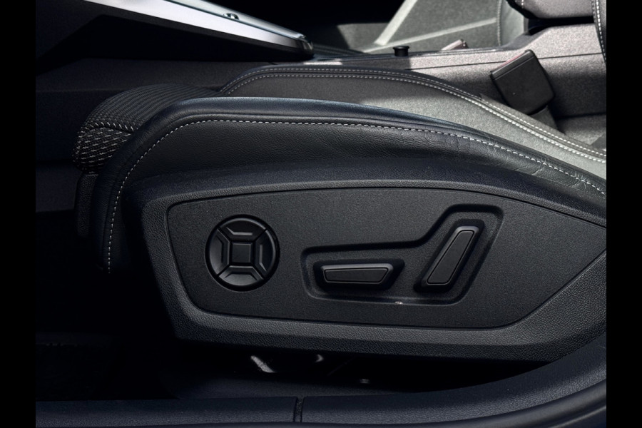 Audi A3 Sportback 40 TFSI e S-line | Matrix LED | Trekhaak | Elektr. stoelen | Camera | Carplay | Sfeer | ACC | Elektr. achterklep