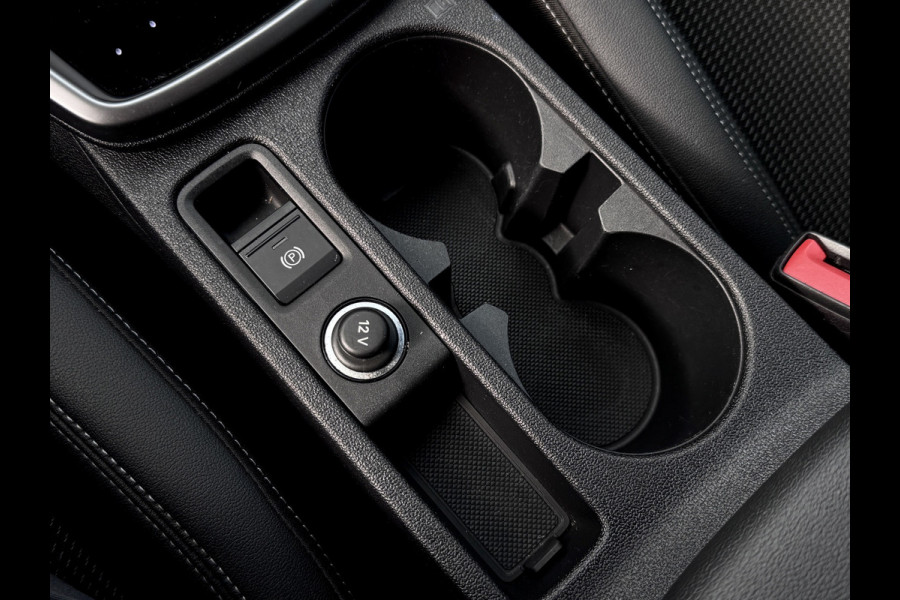 Audi A3 Sportback 40 TFSI e S-line | Matrix LED | Trekhaak | Elektr. stoelen | Camera | Carplay | Sfeer | ACC | Elektr. achterklep