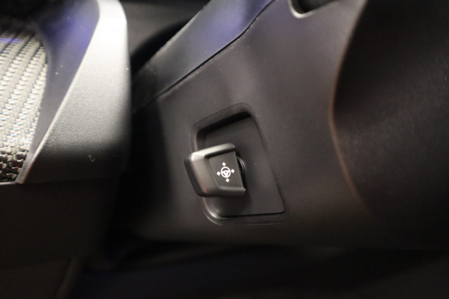 BMW 5 Serie M5  Carbon Pack Co-Pilot Live Cockpit  Professional 1st eigenaar NAP