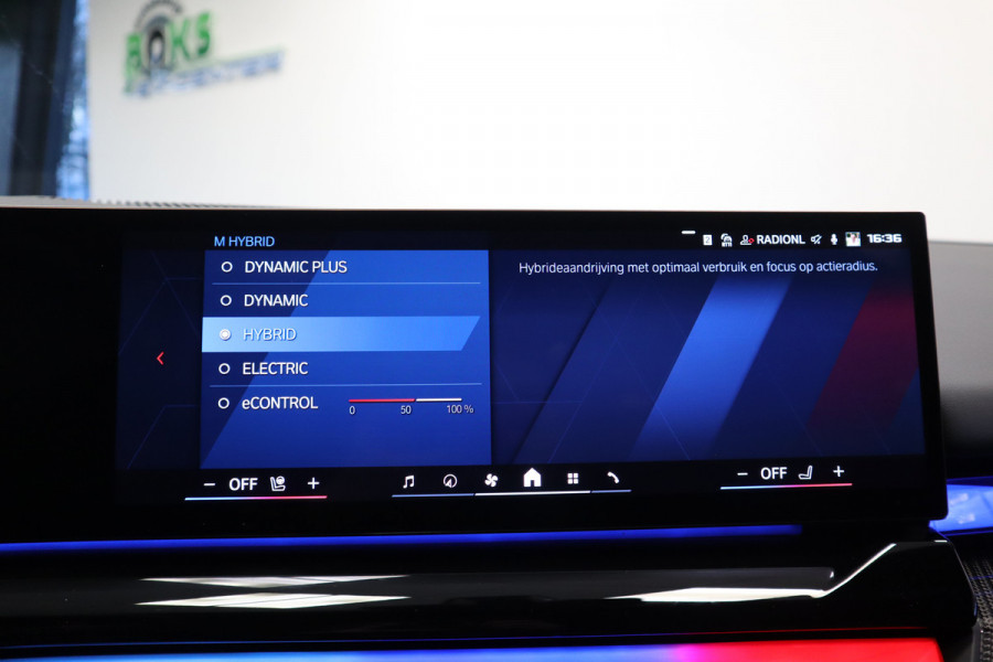 BMW 5 Serie M5  Carbon Pack Co-Pilot Live Cockpit  Professional 1st eigenaar NAP