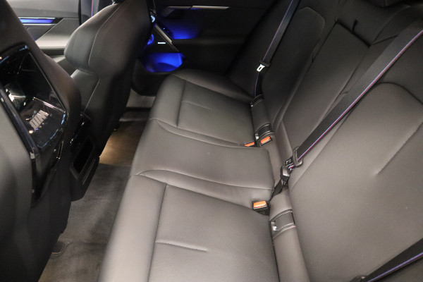 BMW 5 Serie M5  Carbon Pack Co-Pilot Live Cockpit  Professional 1st eigenaar NAP