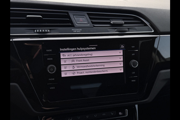 Volkswagen Touran 1.4 TSI Comfortline 7 persoons | Massage | Carplay | Dealer onderhouden | Stoel + stuur verwarming | Automaat