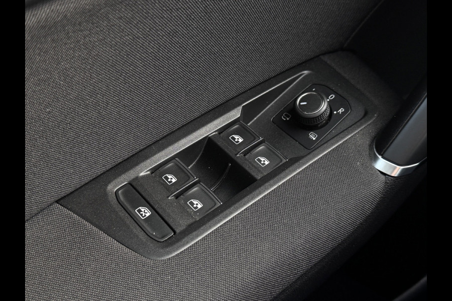 Volkswagen Touran 1.4 TSI Comfortline 7 persoons | Massage | Carplay | Dealer onderhouden | Stoel + stuur verwarming | Automaat