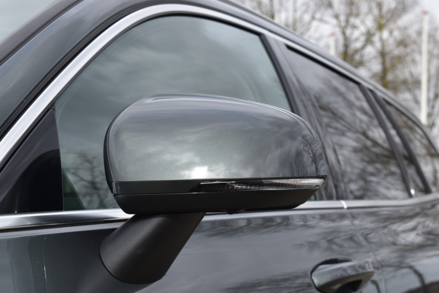 Volvo V60 T6 350PK Plug-in hybrid AWD Ultra Dark | Demo | Blis | Stoelventilatie | Massage Stoelen | Panodak | 360 Camera | B&W