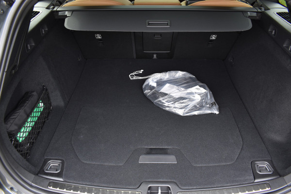 Volvo V60 T6 350PK Plug-in hybrid AWD Ultra Dark | Demo | Blis | Stoelventilatie | Massage Stoelen | Panodak | 360 Camera | B&W