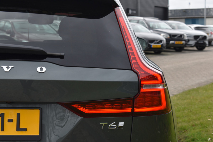 Volvo V60 T6 350PK Plug-in hybrid AWD Ultra Dark | Demo | Blis | Stoelventilatie | Massage Stoelen | Panodak | 360 Camera | B&W