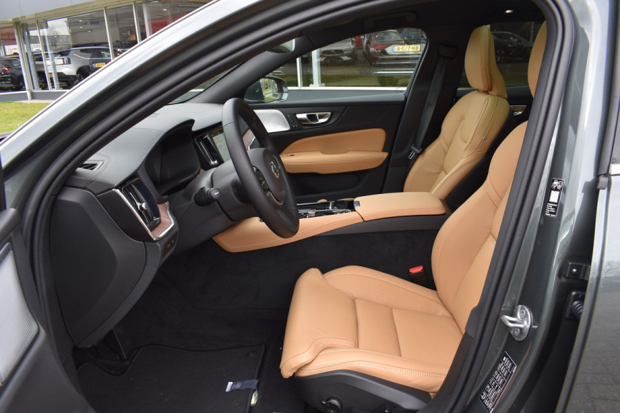 Volvo V60 T6 350PK Plug-in hybrid AWD Ultra Dark | Demo | Blis | Stoelventilatie | Massage Stoelen | Panodak | 360 Camera | B&W