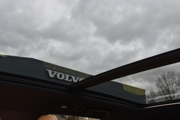 Volvo V60 T6 350PK Plug-in hybrid AWD Ultra Dark | Demo | Blis | Stoelventilatie | Massage Stoelen | Panodak | 360 Camera | B&W
