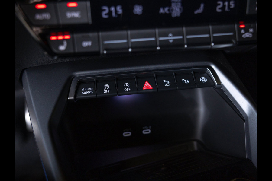 Audi A3 Sportback 35 TFSI 2x S-Line edition / 150pk / Panorama dak / Sonos / Achteruitrij camera /