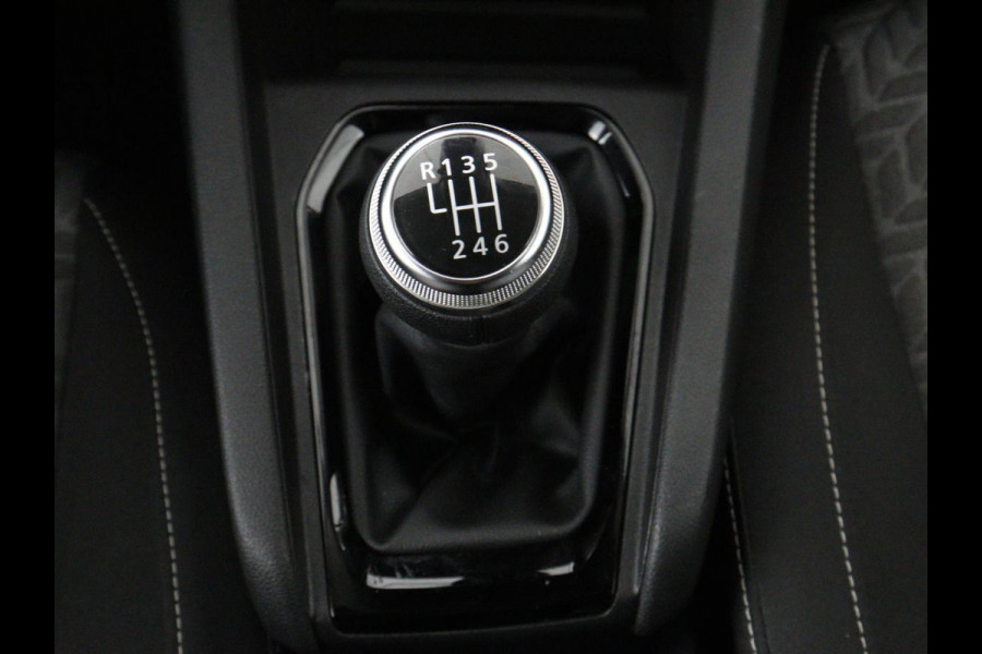 Renault Clio 1.0 TCe 90 Evolution | Carplay | Navigatie | Dodehoek detectie | Cruise control | Parkeerhulp | Full LED | DAB | Airco