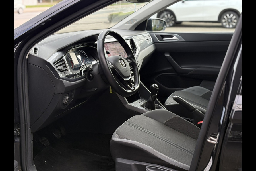Volkswagen Polo 1.0 TSI Highline | Navi, Climate, Stoelverw., PDC, 15'' LMV | Onderhoudshistorie aanwezig! |