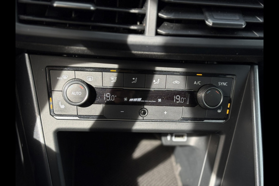 Volkswagen Polo 1.0 TSI Highline | Navi, Climate, Stoelverw., PDC, 15'' LMV | Onderhoudshistorie aanwezig! |