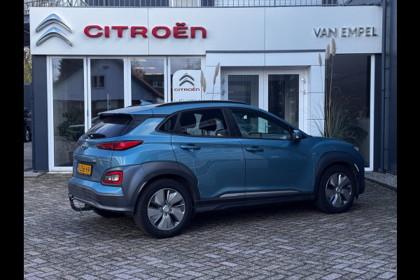 Hyundai Kona EV Comfort 64 kWh | 95% SOH | Trekhaak | Camera | Navigatie | Stoelverwarming |