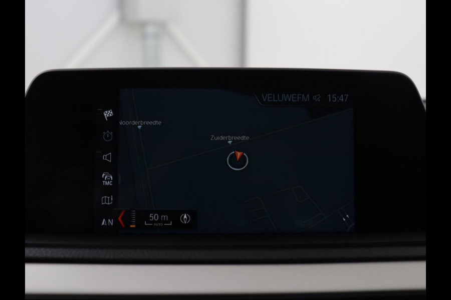 BMW 1-serie 116d | Navigatie | Parkeerhulp | Airco | Cruise control | Bluetooth | Keyless Start