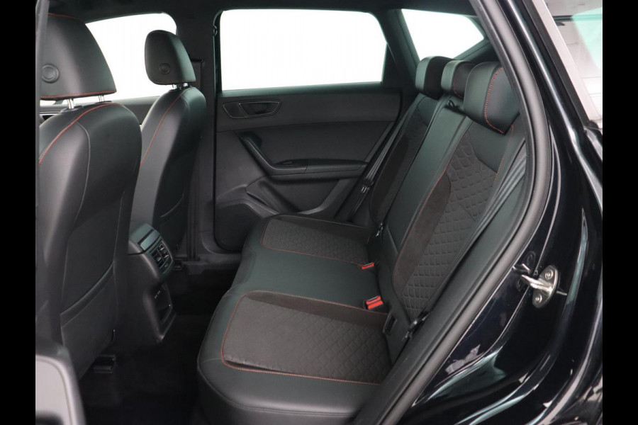Seat Ateca 1.5 TSI FR Intens | Trekhaak | 360 Camera | Beats Pack | 19'' | Carplay | Full LED | Keyless | Navigatie | Virtual Cockpit | Parkeerhulp | Bluetooth | Sfeerverlichting