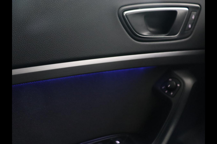 Seat Ateca 1.5 TSI FR Intens | Trekhaak | 360 Camera | Beats Pack | 19'' | Carplay | Full LED | Keyless | Navigatie | Virtual Cockpit | Parkeerhulp | Bluetooth | Sfeerverlichting