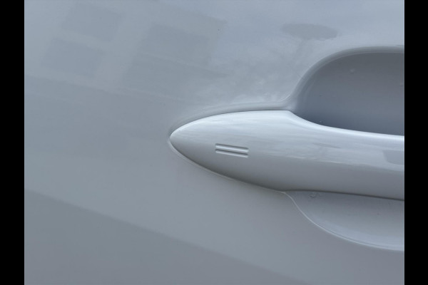 Toyota Yaris 1.5 Hybrid 115 First Edition | Eerste eigenaar, Facelift, Nieuwe multimedia, Lichtmetalen velgen, LED, Keyless