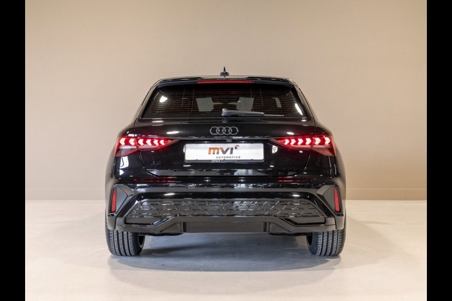 Audi A3 Sportback 35 TFSI S edition / 150pk / Panorama dak / Sonos / Achteruitrij camera /