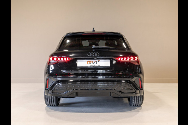 Audi A3 Sportback 35 TFSI S edition / 150pk / Panorama dak / Sonos / Achteruitrij camera /