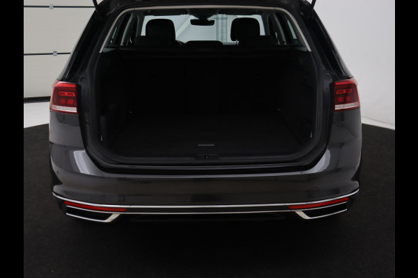 Volkswagen Passat 1.4 TSI PHEV GTE | Stoelverwarming | Adaptive cruise | Carplay | Navigatie | 18'' | Matrix LED | Parkeerhulp | Bluetooth | Plug In