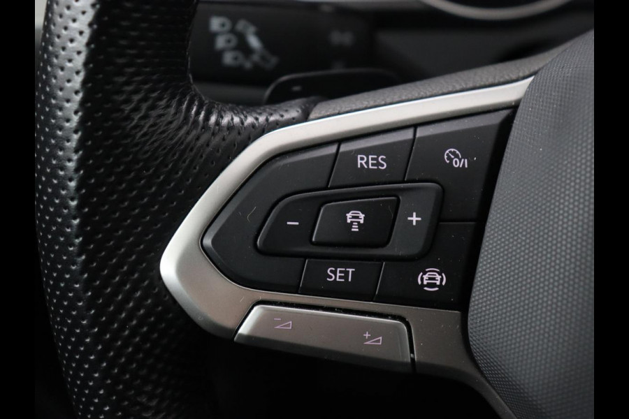 Volkswagen Passat 1.4 TSI PHEV GTE | Stoelverwarming | Adaptive cruise | Carplay | Navigatie | 18'' | Matrix LED | Parkeerhulp | Bluetooth | Plug In