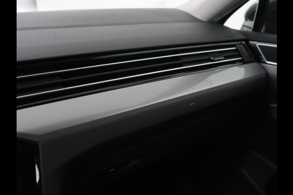 Volkswagen Passat 1.4 TSI PHEV GTE | Stoelverwarming | Adaptive cruise | Carplay | Navigatie | 18'' | Matrix LED | Parkeerhulp | Bluetooth | Plug In