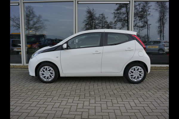 Toyota Aygo 1.0 VVT-i x-play | Achteruitrijcamera | DAB |