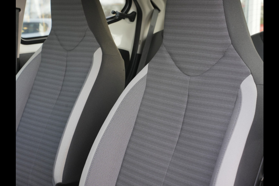 Toyota Aygo 1.0 VVT-i x-play | Achteruitrijcamera | DAB |